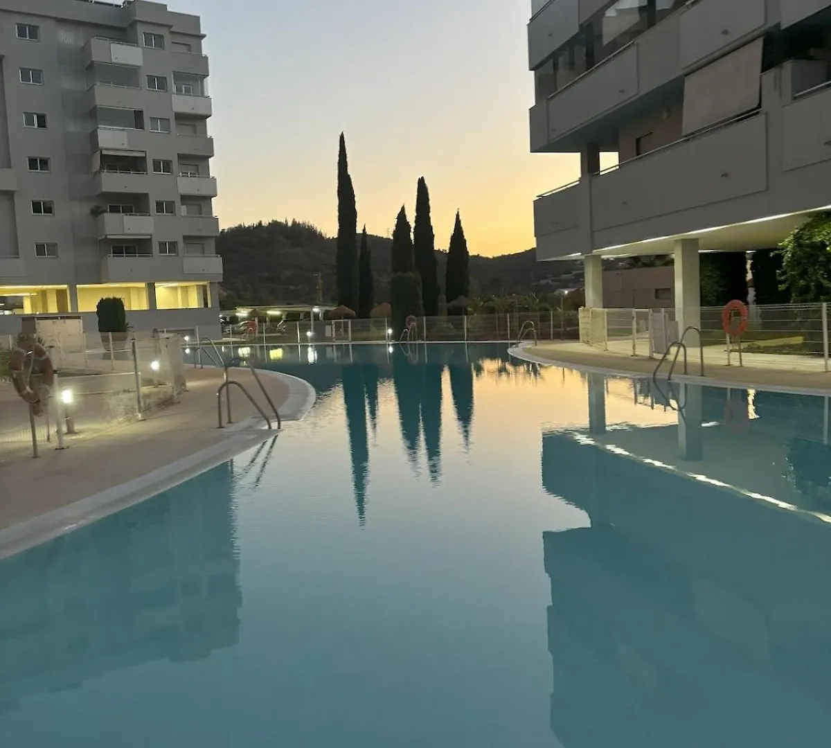 San Miguel - 2 Bed And 2 Bath - Miramar Shopping Apartment Fuengirola