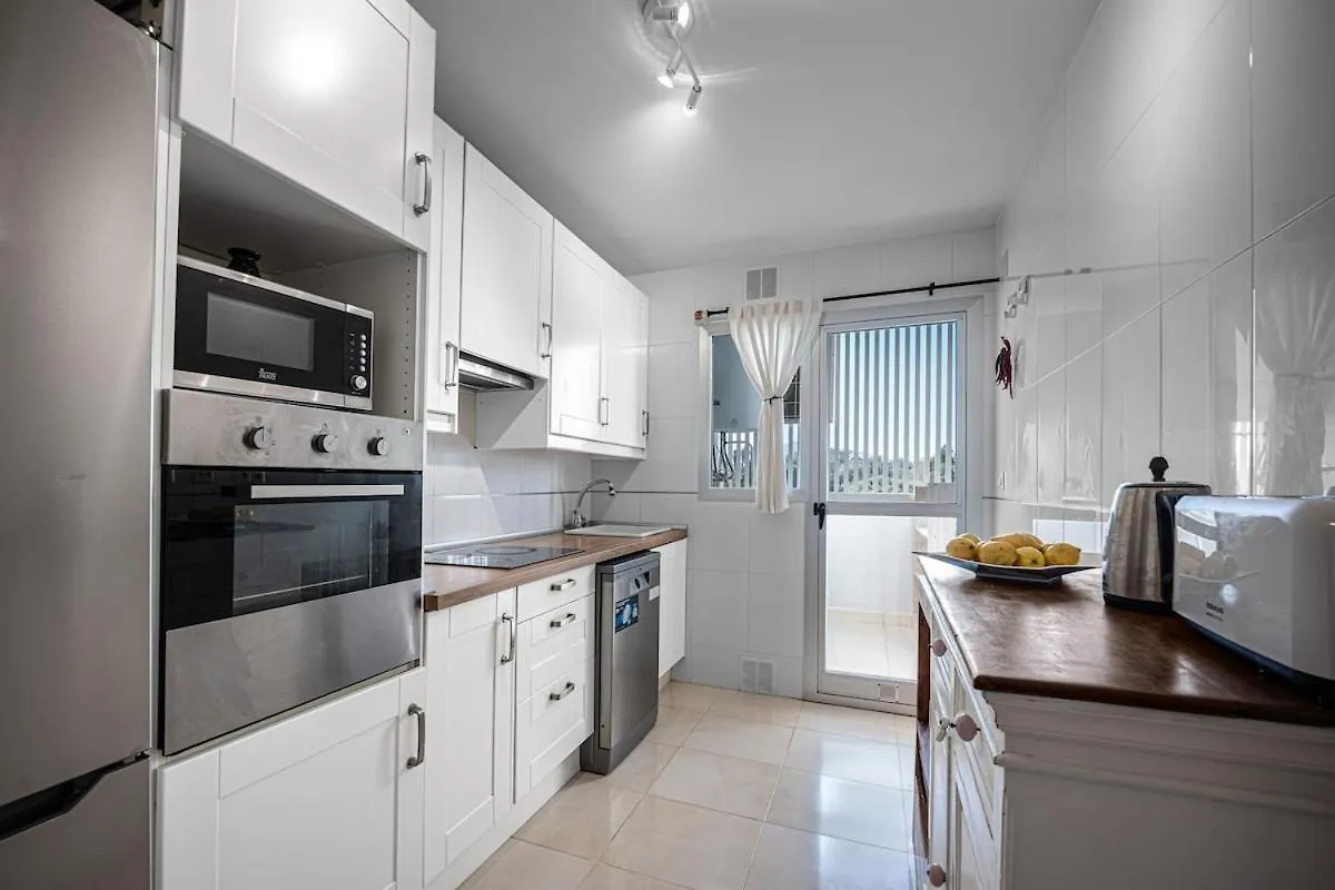 San Miguel - 2 Bed And 2 Bath - Miramar Shopping Apartment Fuengirola