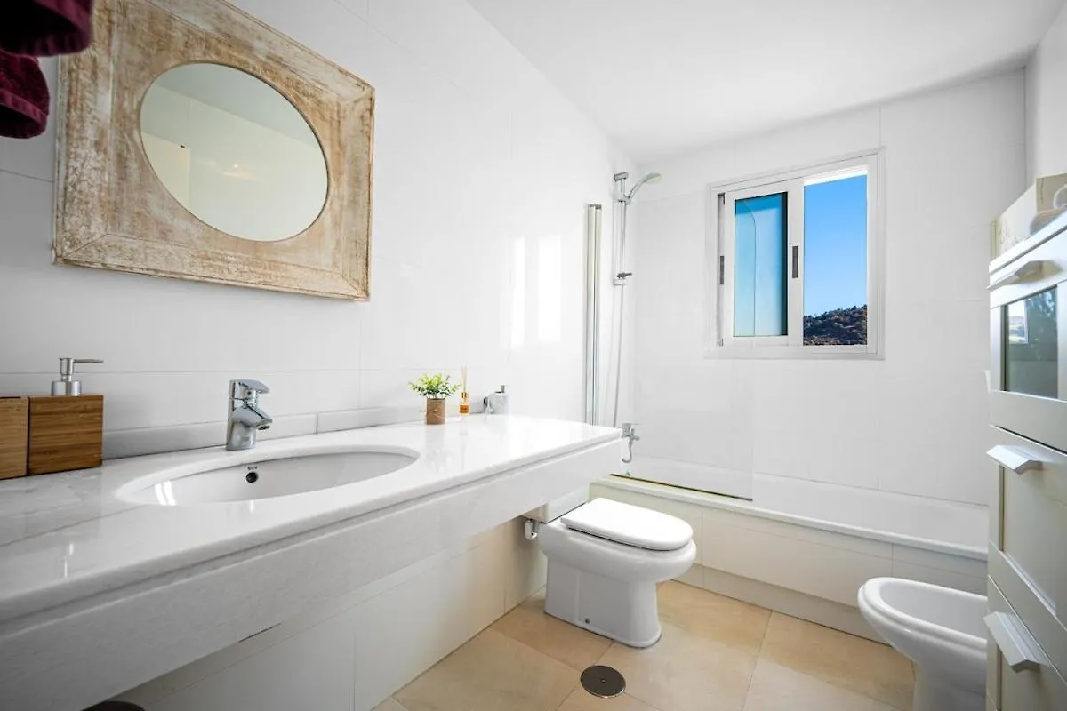 San Miguel - 2 Bed And 2 Bath - Miramar Shopping Apartment Fuengirola