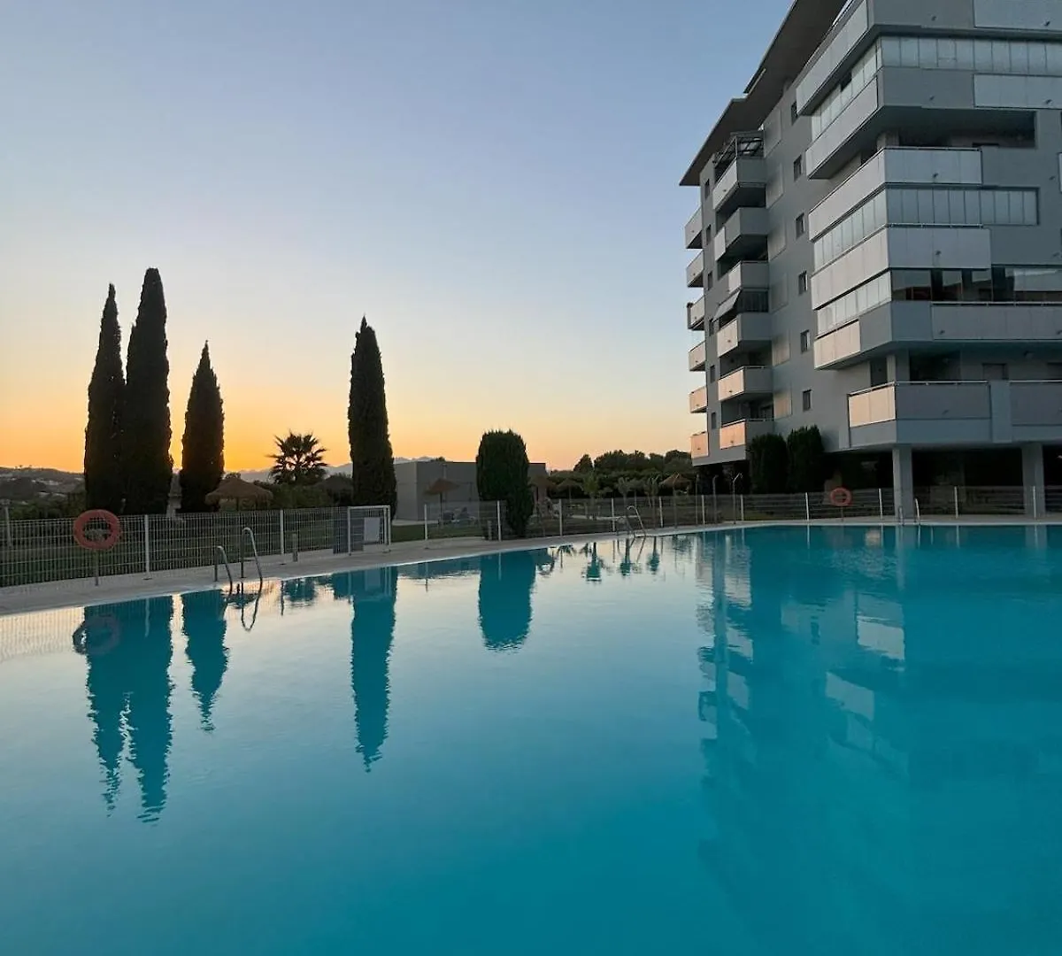 San Miguel - 2 Bed And 2 Bath - Miramar Shopping Apartment Fuengirola