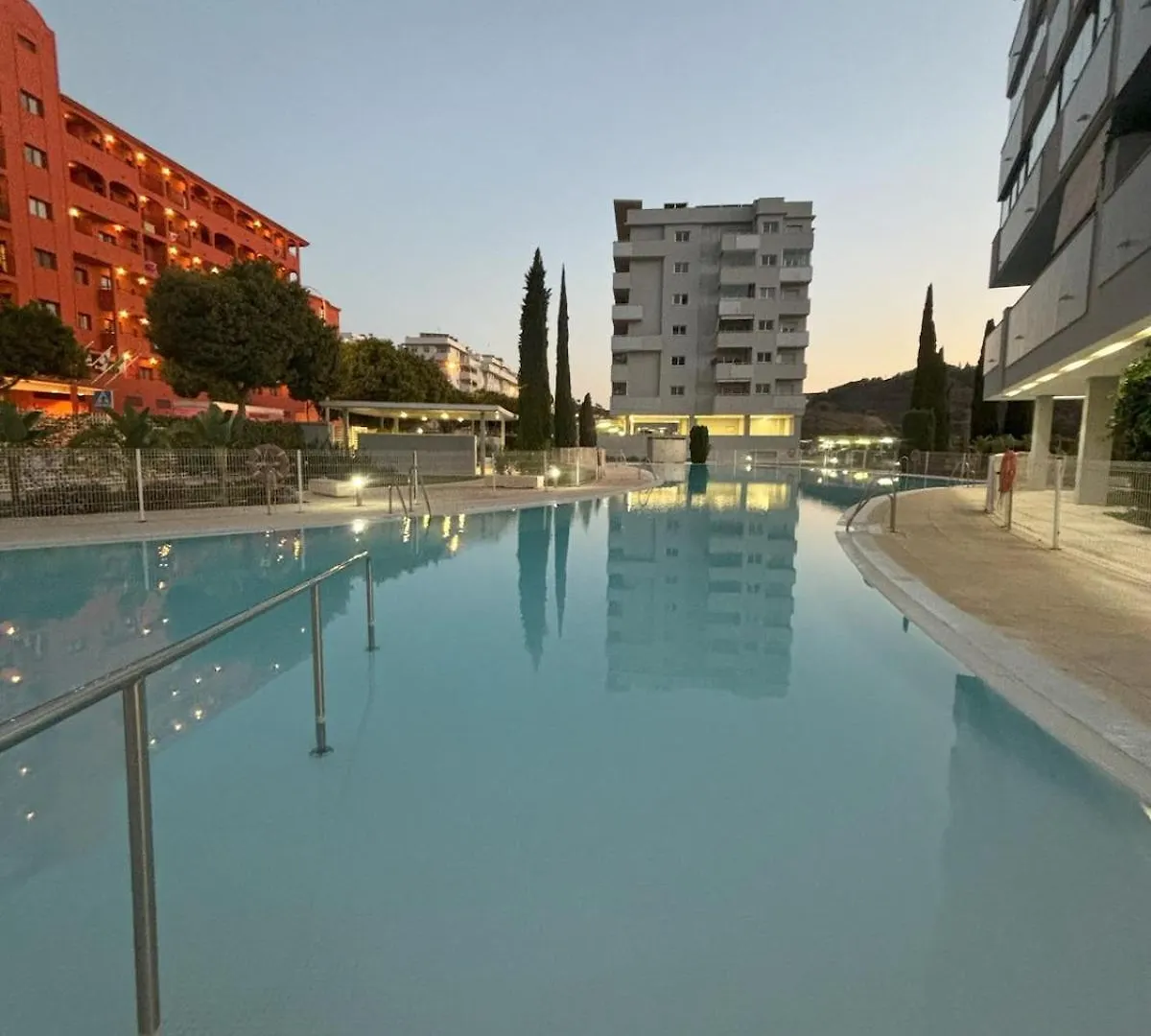San Miguel - 2 Bed And 2 Bath - Miramar Shopping Apartment Fuengirola